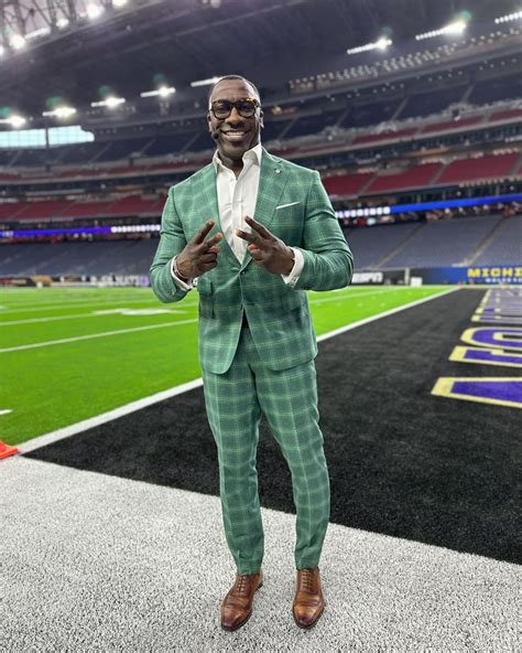 shannon sharpe green outfit.